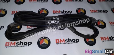 Уплотнитель двери задний левый Мерседес W210