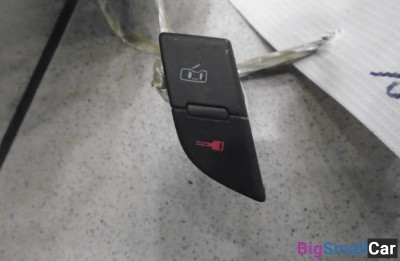 Кнопка дверного замка передняя правая от Audi A8 D3 2002-2010 - купить Сочи