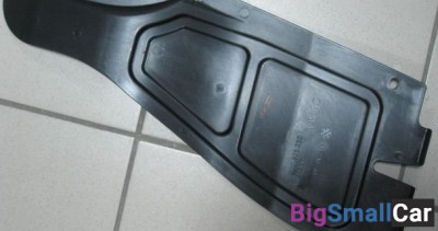 Защитный кожух клинового ремня 6RG825250