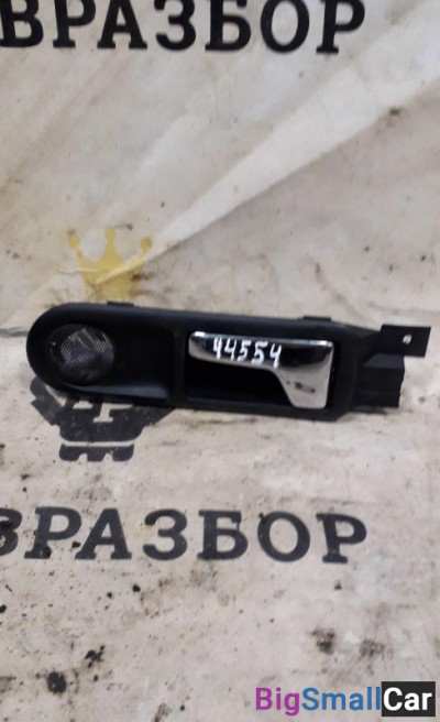 Ручка двери задней внутренняя левая PASSAT  B5  (2000-2005) б/у