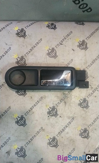 Ручка двери задней внутренняя правая PASSAT  B5  (2000-2005) б/у