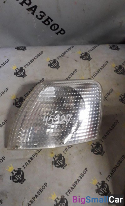 Поворотник левый белый Passat  B5  седан 1996-2000 б/у