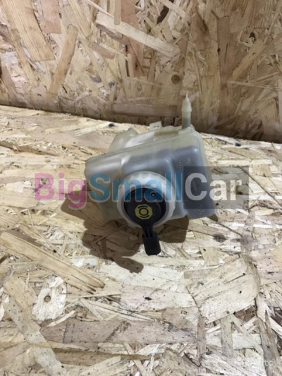 Бочок тормозной жидкости Бмв 7 е65/66 - купить Сочи